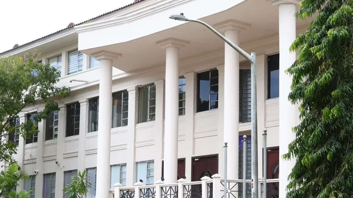 La façana del Palacio de Justicia Gil Ponce a Ciutat de Panamà.(Panamà).