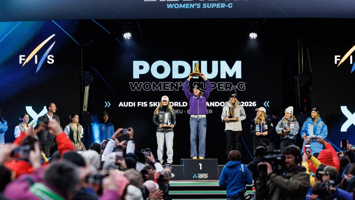 Entrega de premis a la plaça Carlemany de Canillo.