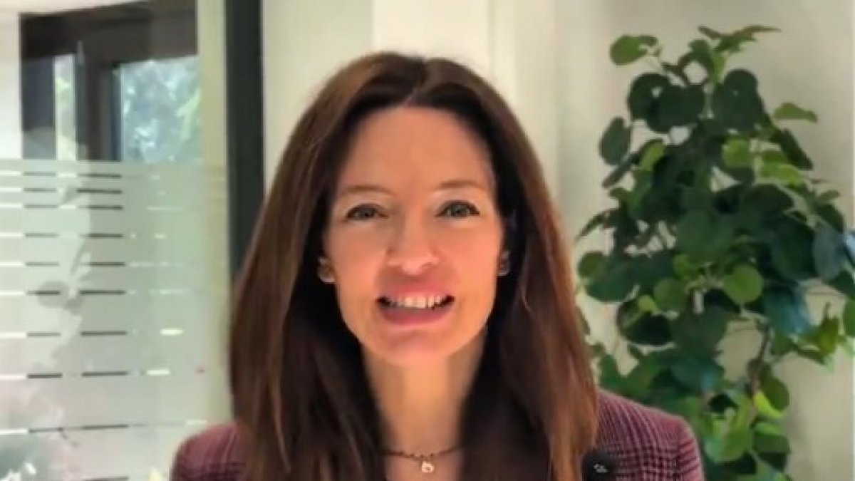 Helena Mas anuncia a través d'uin vídeo el nou calendari de vacunació pel 2026.