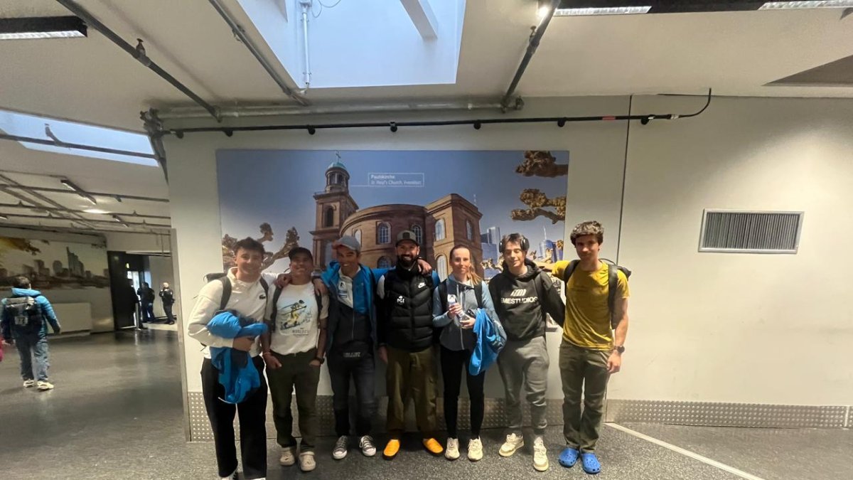 L’equip, a Frankfurt.