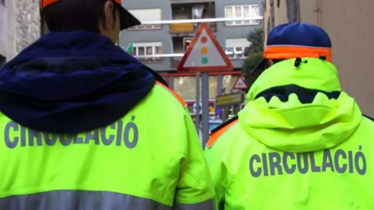 Dos agents del Servei de Circulació d'Escaldes-Engordany.