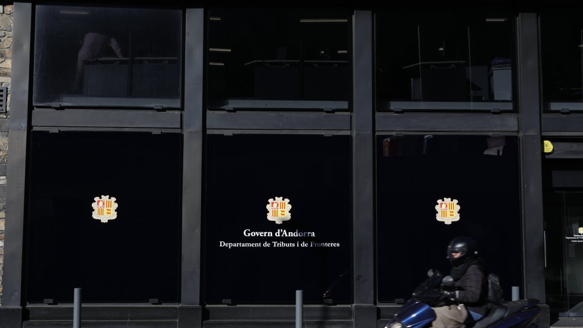 Seu de l’agència tributària de Govern al carrer Prat de la Creu on es liquiden els impostos.