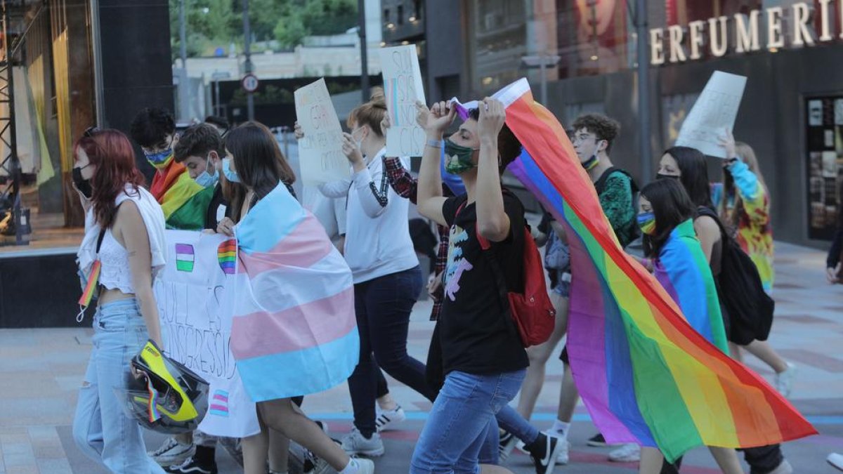 Manifestants el Dia internacional de l’orgull LGTBI+.