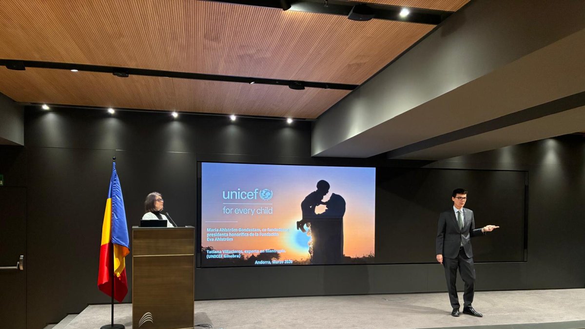 Un moment durnat la jornada de refelxió entre Unicef i MoraBanc.