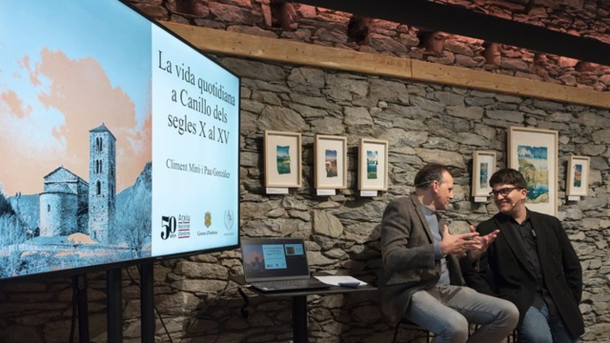 Conferència de Climent Miró i Pau Gonzàlez durant les primeres Jornades d'Història de Canillo.