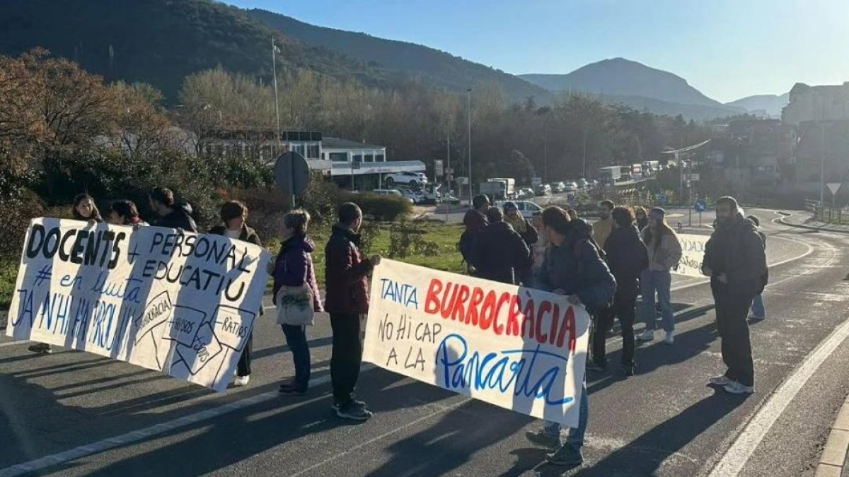 La manifestació de docents a la Seu d’Urgell.