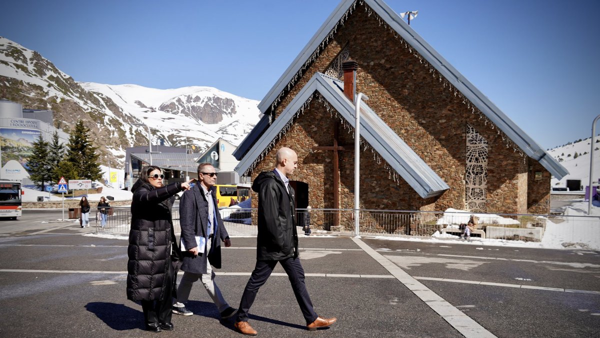 L'ambaixador de França a Andorra, Nicolas Eybalin, durant la seva visita al Pas de la Casa.