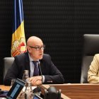 Dolsa prenent la paraula a l’última sessió de consell de comú.
