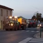 Els manifestants amb tractor a Tarascó.