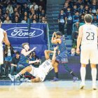 Un moment del partit disputat ahir al Pavelló Toni Martí.