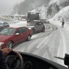 Busos aturats a la Trava que van provocar un monumental embús.