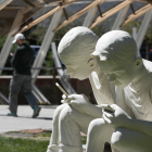 L’escultura d’Ángel Calvente, ahir al Parc Central.