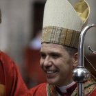 Serrano, somrient després de ser ordenat bisbe coadjutor