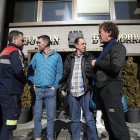 Els representants dels cossos especials abans de la reunió amb Govern