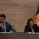 La cònsol major d'Ordino, Maria del Mar Coma, i el cònsol menor, Eduard Betriu, durant la sessió de consell de comú d'aquest dijous.