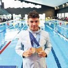 Kevin Teixeira posant amb les quatre medalles que ha guanyat.