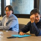 Carles Naudi i Víctor Pintos, en una reunió per tractar el problema de l’habitatge.