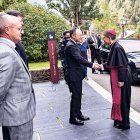 El Copríncep episcopal saludant el cap de Govern, ahir.