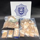 En l’operació s’han comissat 240.000 euros en efectiu.