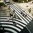 Imatge zenital de turistes visitant el Principat