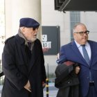 L’excomissari Villarejo a l’exterior de la seu de la justícia.