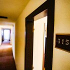 Una de les habitacions de l’antic hotel Pol.