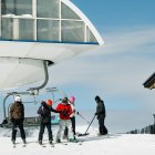 Esquiadors en un telecadira