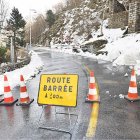 Una carretera tallada a l’Arieja.