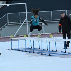 Una de les aspirants, fent les proves físiques per formar part del cos de policia d'Andorra.