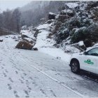 Pedres a la carretera entre Merens i l'Ospitalet