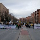 Professors tallant una carretera a Lleida.