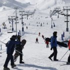 Esquiadors al Pas de la Casa durant els dies de tancament de l'RN20