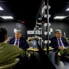 Laporta contestant a les preguntes del periodista del Diari d’Andorra.