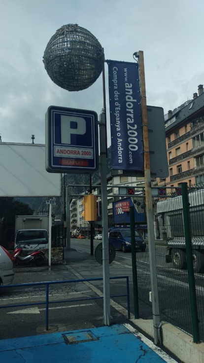 L'aparcament de l'Andorra 2000 complet