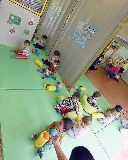 Els infants de l'escola bressol de Canillo gaudeixen de tallers sensorials i activitats orientades al seu benestar i aprenentatge, entre altres ocupacions, en el retorn al centre.