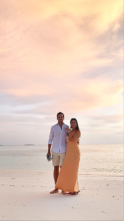 José Luis Blanco gaudia en companyia d'unes vacances al país tropical de les illes Maldives (República de Maldives). “Un lloc màgic i únic, per recordar sempre”, relata en recordar aquesta imatge durant la posta de sol.
