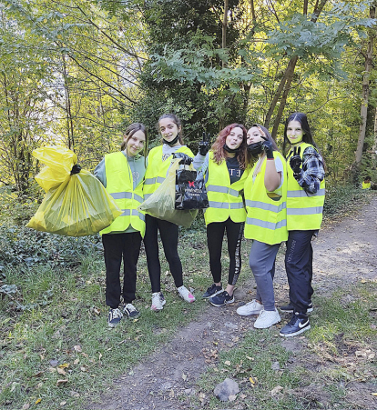 Al Sant Ermengol van visitar els voltants de l'escola per fer la recollida de residus. Fer-ho a prop d'una zona coneguda fa que s'emportin un gran aprenentatge del Clean Up Day