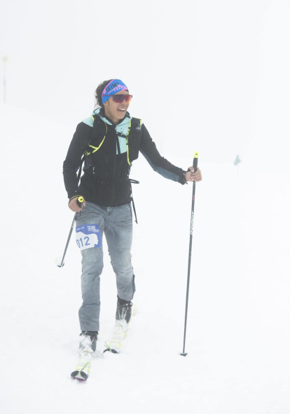 Segona classificada a la cursa d'esquí Skimo Femení