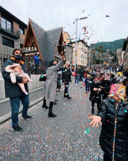 Rua de carnaval a les escoles de la Massana