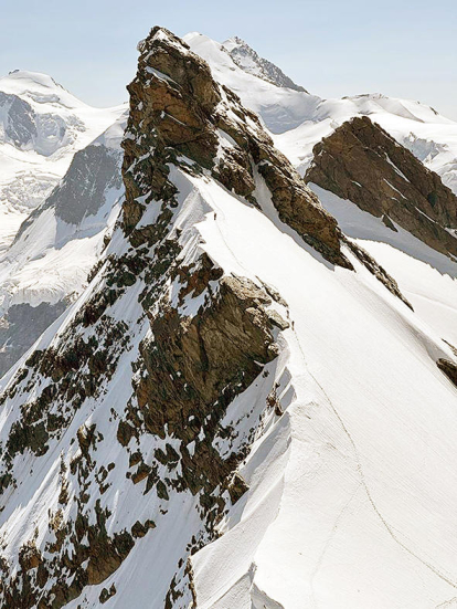 Un moment de la famosa travessa dels pics Breithorns per l'aresta que separa Itàlia i Suïssa, al Massís del Monte Rosa. “Encara quedava molta ruta per fer durant els 2,5 km d'aresta!”, destaca la Montse Muñoz.