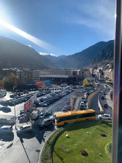 Cues a la zona de la rotonda de la Dama de Gel avui