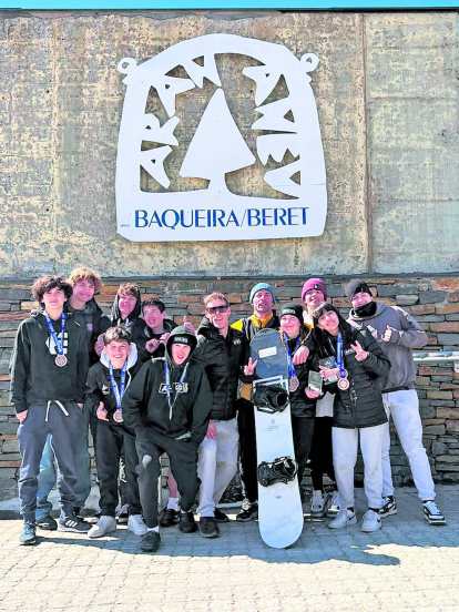 Els snowboarders de l'Andorra Freestyle Club de la FAE van competir en diverses proves en baixades lliures. Els riders van tenir bons resultats i van poder gaudir del dia de sol.
