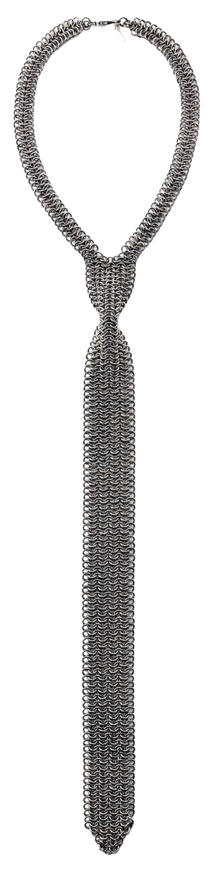 Collaret en forma de corbata. Zara.