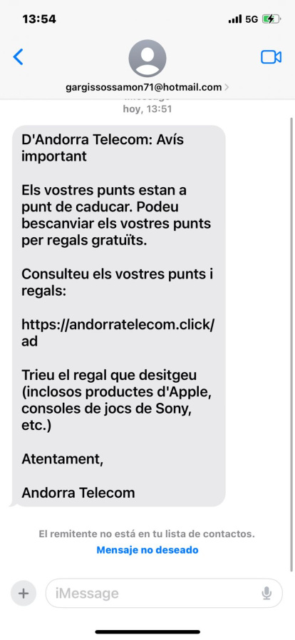 El missatge fraudulent suplantant una empresa de missatgeria.