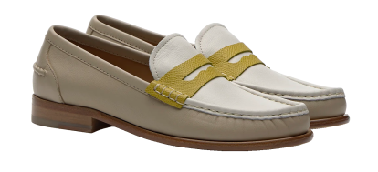 Mocassins Lara en pell de varis colors.