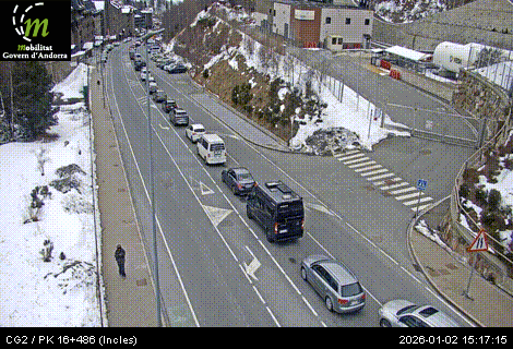 Ara mateix, el trànsit està detingut direcció la Vall d'Incles.