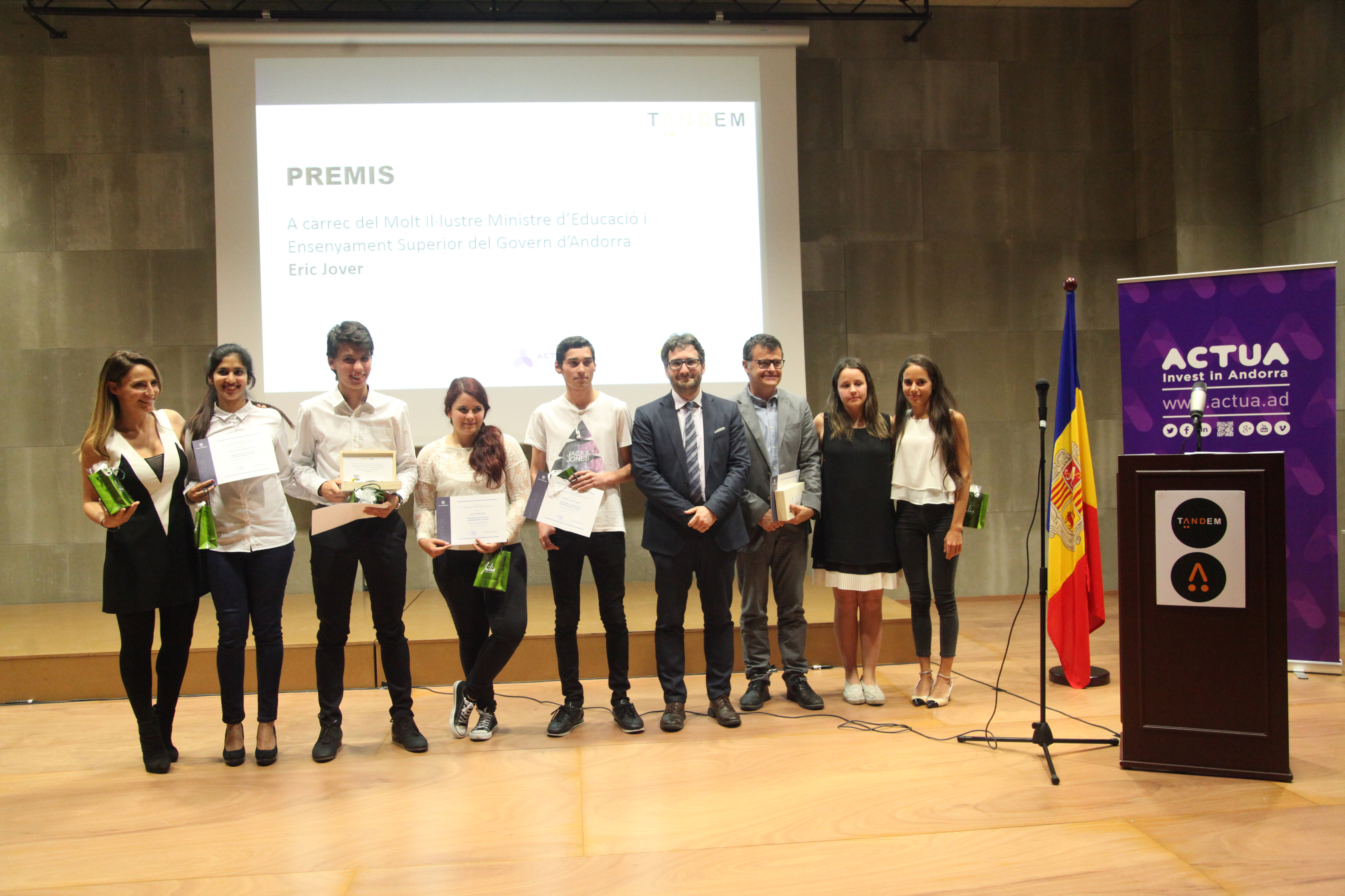 The winners of the first edition of Tandem.