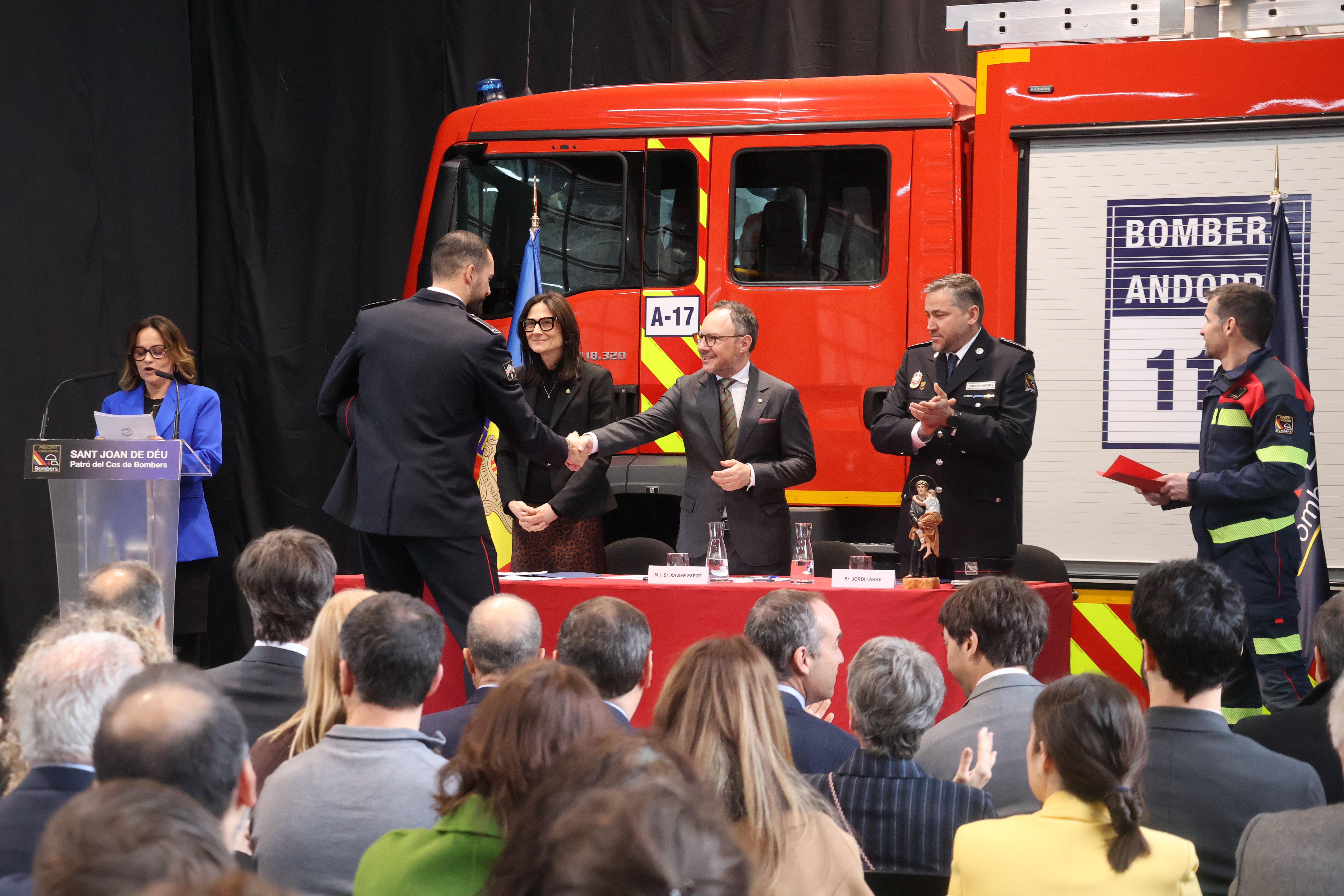 The head of government, Xavier Espot, with minister Molné and director Farré.