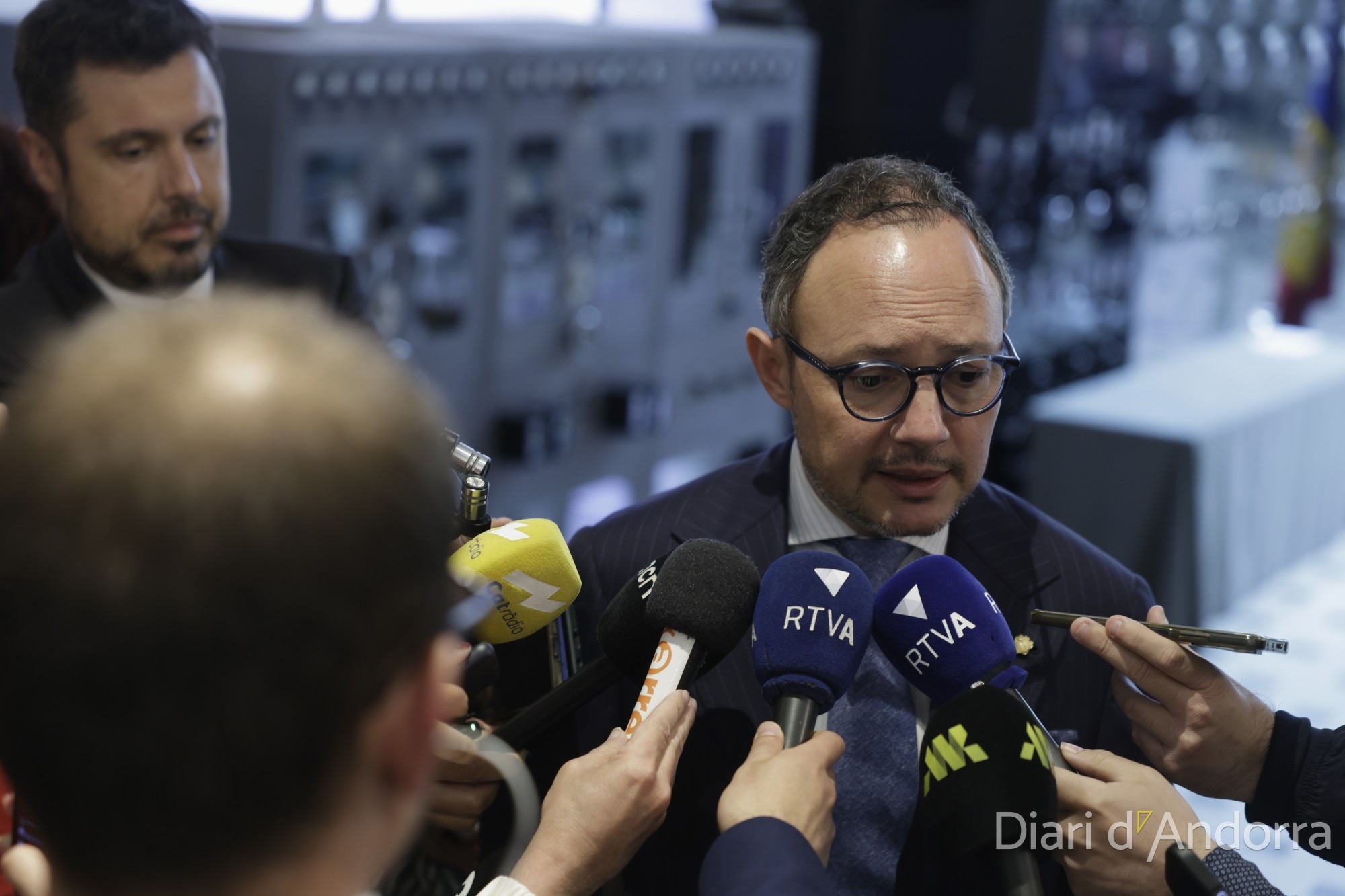 Xavier Espot giving statements to the media on Ràdio Andorra during the first day of Macron's visit to Andorra.
