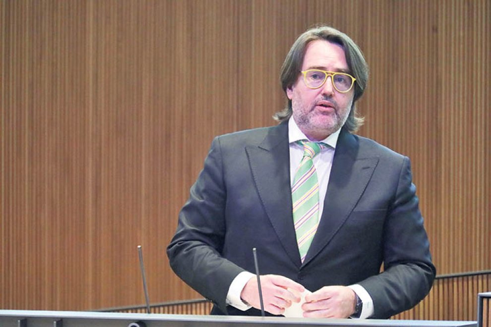 Carles Naudi to the Council.